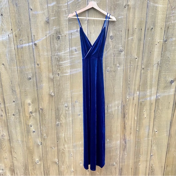 Dark Blue Velvet Luxe Faux-Wrap Backless Maxi Dress 🌿 - Picture 3 of 10